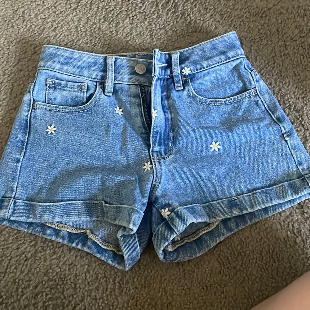 Pac Sun Mom shorts, worn few times, ink stain on tag but can’t see from back.